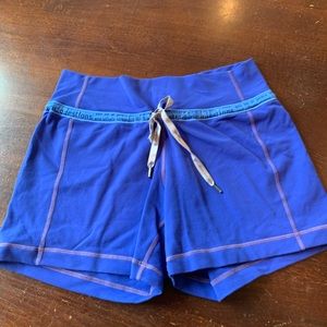 fitted lululemon shorts